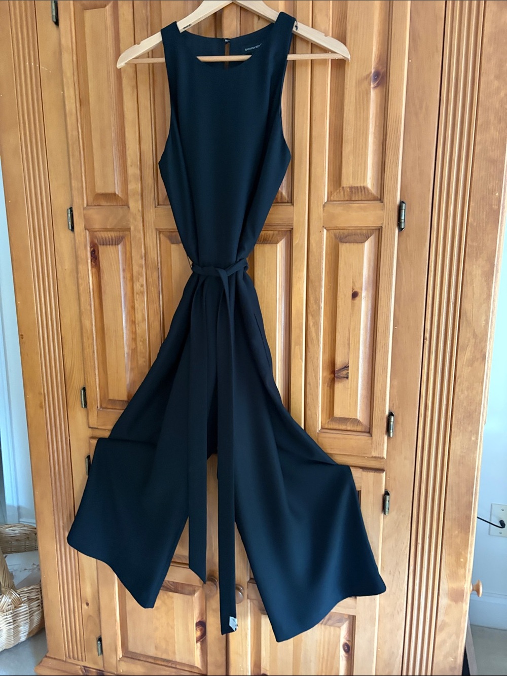 Banana Republic Black Sleeveless Wide-Leg Tie-Waist Jumpsuit lined,side pkts - Picture 3 of 9